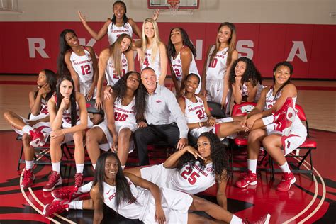 Lady razorback basketball - Mar 13, 2022 · The Razorbacks have been to the NCAA Tournament three years in a row just two other times in 2001-03 and 1989-91. This will be the 13th tournament appearance in program history. 